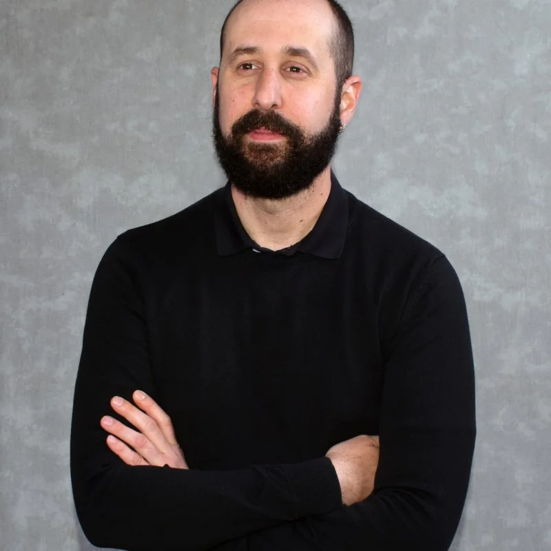 Jordi Robert, consultor de marketing, con los brazos cruzados